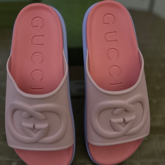 Gucci Platform Slide - Picture 1 of 3